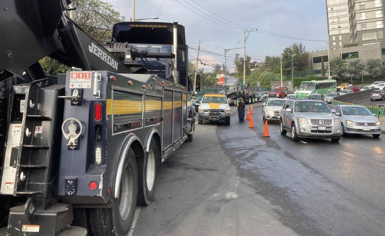 Vuelca camioneta de valores sobre carretera M xico Toluca La